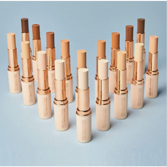 Makeup Revolution Fast Base Stick Foundation - Choose your shade - Picture 1 of 3